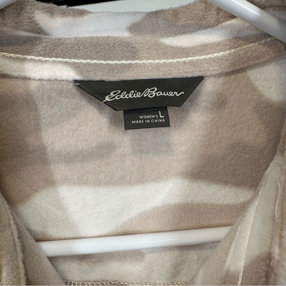 Eddie Bauer Camo Fleece Button Down - Women’s Large - Picture 2 of 3